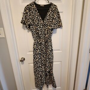XXL Floral Black and White Women's Dress